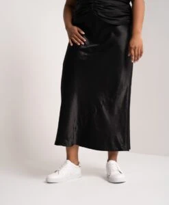 August Slip On -shoe Sales August W White Black Leather3174 WEB